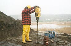 Niederbringen von Rammkernsondierungen zur Ermittlung der Untergrundverh&auml;ltnisse
